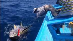Yellowfin Tuna Fish Catching Skills In Indian Ocean Handline Fish Amazing Fishing Video ( PART 1 )