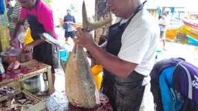 Huge Giant Trevally Fish Cutting Skills