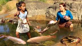 Catch red fish and crabs at waterfall- Mother cooking crab soup for lunch with daughter