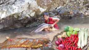 Amazing catch a big catfish for food of survival - Big fish grilled spicy chili for dinner