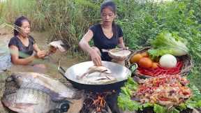 Survival in forest: Catch and cook Fish for survival food, Fish sour sweet cooking with spicy recipe