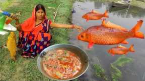 Traditional catching fish by village women, Amazing hand catching fish curry recipe in village style