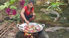 Catch fish in river and Pick Grapes fruit nature, Cooking fish spicy Eating delicious in jungle