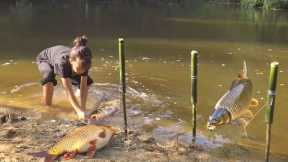 Fishing Skills - Fishing Techniques | Little Girl Fishing with Homemade Fishing Traps in the Wild